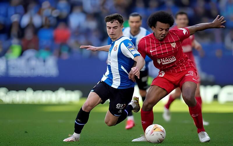 Đối đầu 1v1 - Không dễ để vượt qua Jules Kunde