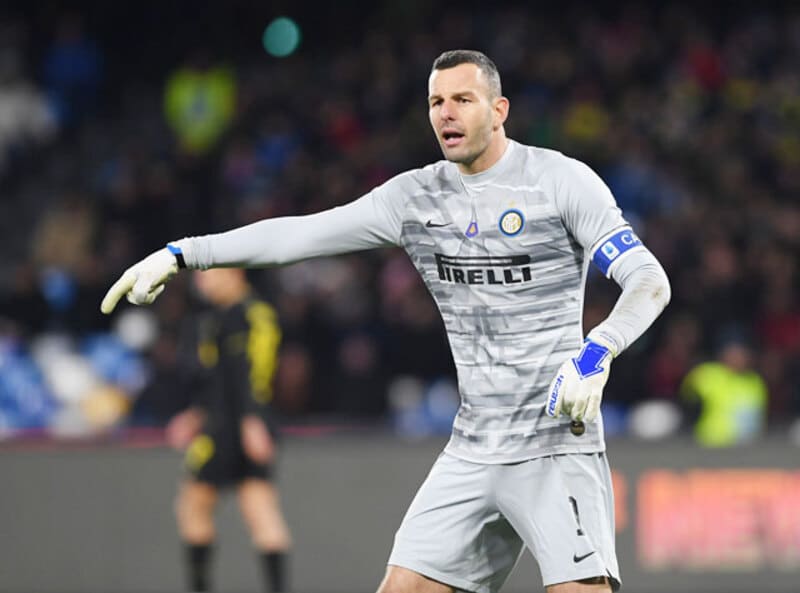 Samir Handanovic còn là thủ lĩnh trong việc chỉ huy hàng phòng ngự