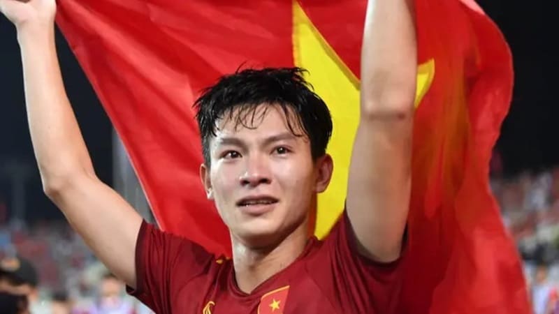 Cầu thủ Phan Tuấn Tài với niềm đam mê bóng đá mãnh liệt