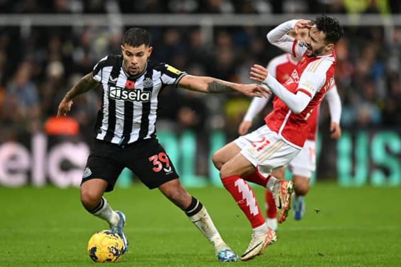 Bruno Guimarães thi đấu như một chiến binh