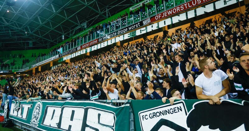 Các cầu thủ Groningen sở hữu một cộng đồng fan rất lớn và nhiệt huyết