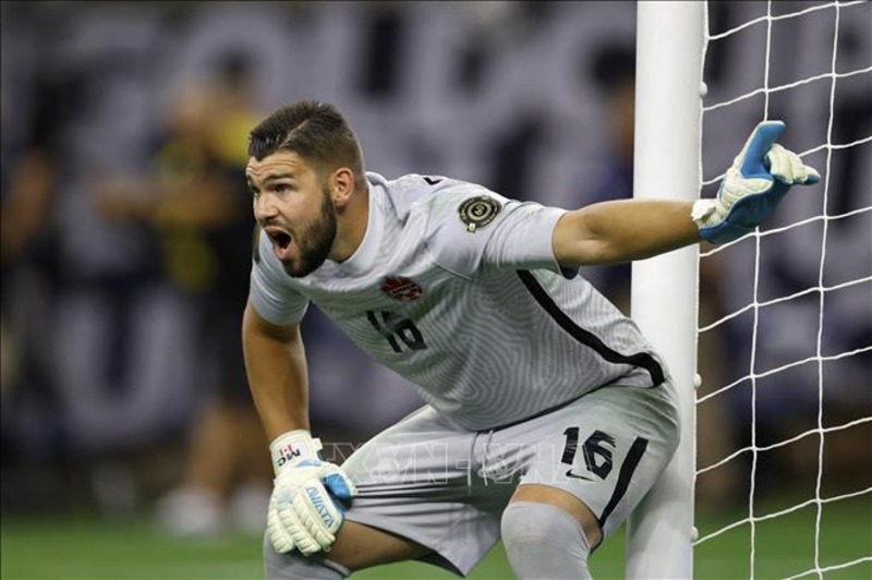 Cầu thủ trong màu áo Canada