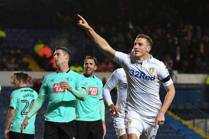 Khoảnh khắc trên sân cỏ cầu thủ