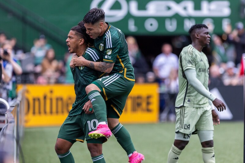 Maxime Crépeau thi đấu cho Portland Timbers