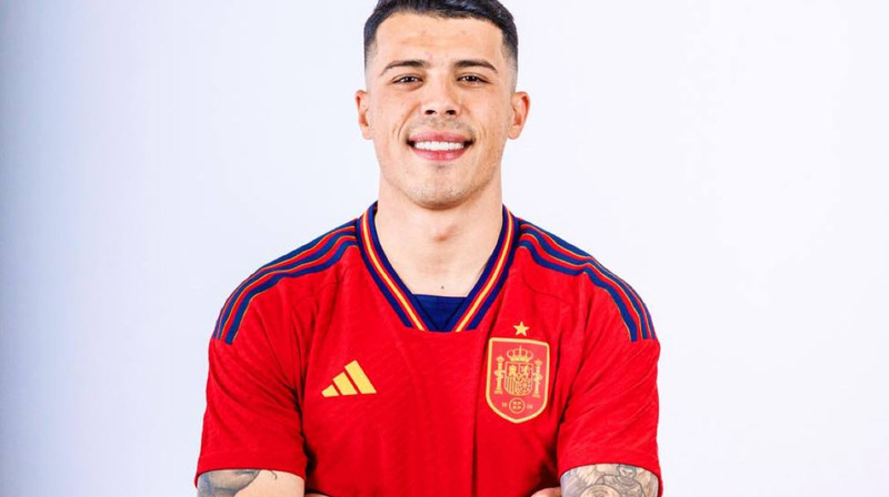 Sự nghiệp bóng đá của Pedro Porro