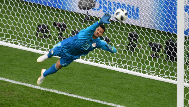 Thủ môn Ai Cập với pha cứu thua ngoạn mục