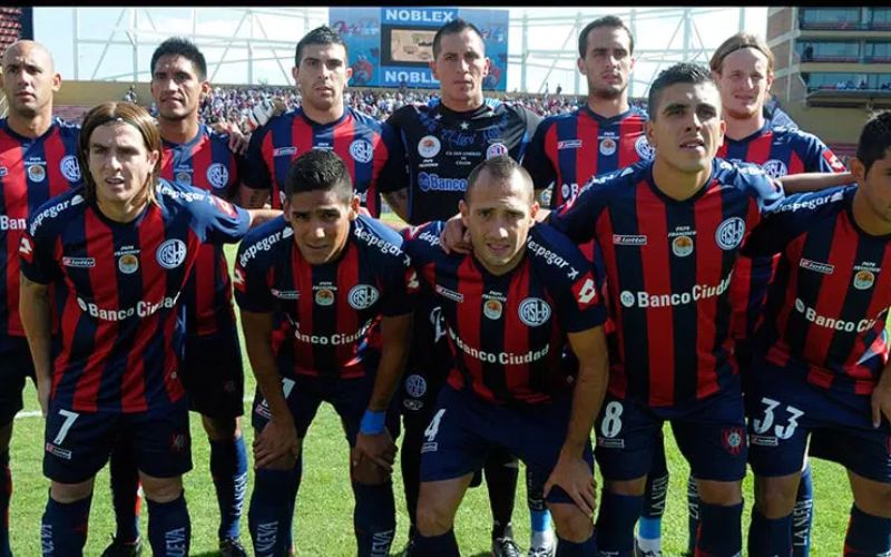 San Lorenzo ra đời từ sân nhà thờ, nơi khởi nguồn huyền thoại