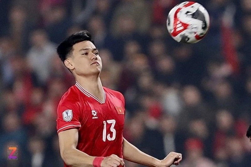 Anh là mũi tên tấn công bí mật bên hành lang cánh phải