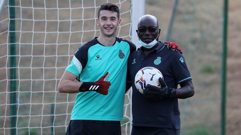 Cựu danh thủ trở thành HLV thủ môn cho Espanyol và tuyển Cameroon sau khi giải nghệ 
