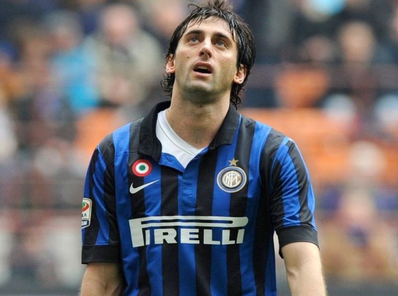 Diego Milito là sát thủ vòng cấm với khả năng dứt điểm sắc sảo