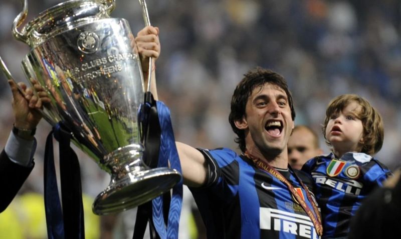 Trở về Racing Club, anh trở thành thủ lĩnh tinh thần và giúp CLB vô địch quốc nội sau hơn một thập kỷ