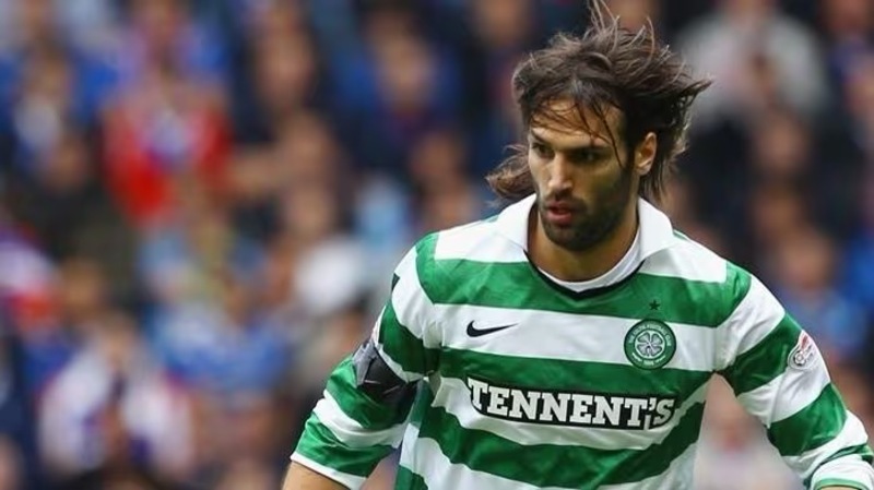 Giorgos Samaras luôn là chỗ dựa tinh thần cho đồng đội nhờ sự điềm tĩnh và khả năng truyền lửa trên sân cỏ