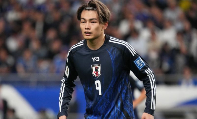 Ayase Ueda nổi bật với tốc độ và khả năng dứt điểm nhạy bén