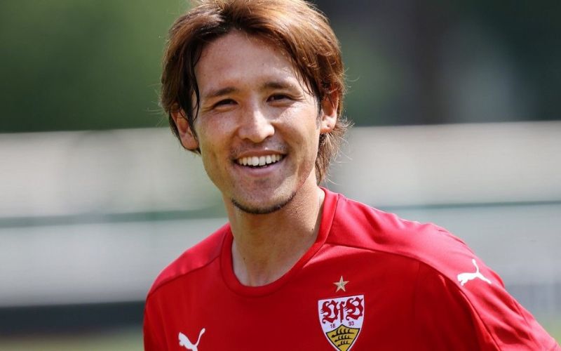 Hajime Hosogai có sự nghiêp phát triển tại nhiều môi trường lớn 