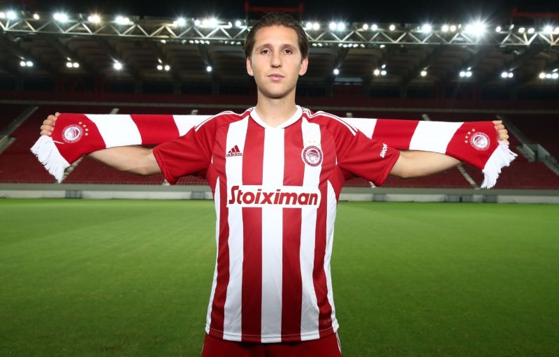 Panagiotis Retsos là trung vệ trẻ tài năng với lối chơi chắc chắn và thông minh