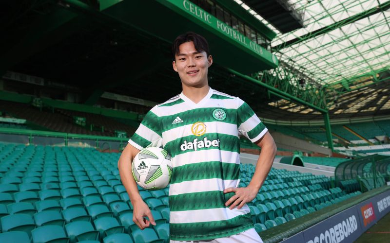 Tiền đạo trẻ với lối chơi mạnh mẽ và khả năng dứt điểm đa dạng 