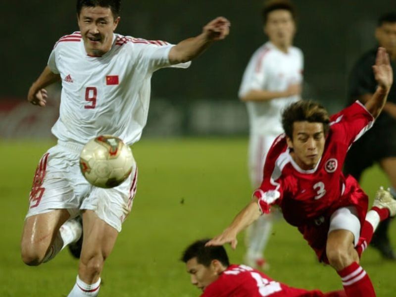 Tiền đạo xuất sắc gắn bó cùng Bayi và Dalian Shide