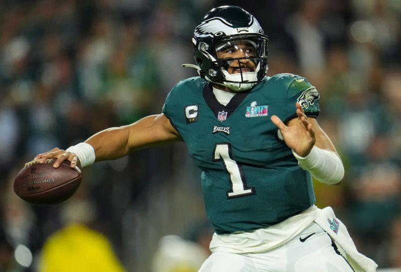 Anh nổi bật với khả năng chuyền bóng chính xác kết hợp tốc độ chạy bóng ấn tượng