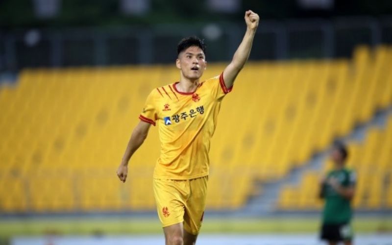 Anh trở thành trụ cột nơi tuyến giữa của Gwangju FC