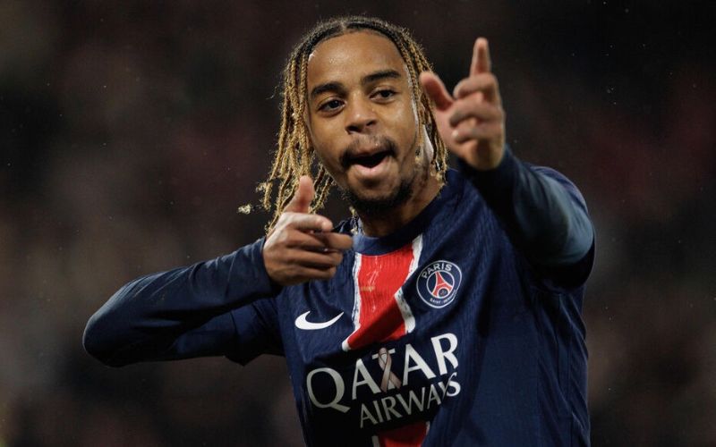 Barcola gia nhập CLB PSG vào năm 2023 với bản hợp đồng dài hạn