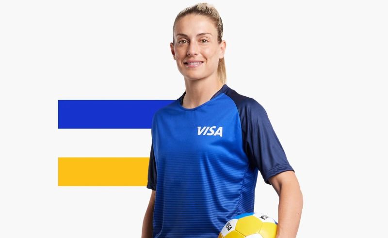 Cô đã hai lần liên tiếp giành Quả bóng Vàng và khẳng định vị thế số một thế giới