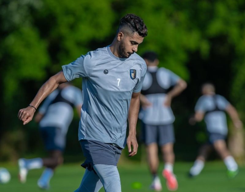 Khả năng đọc trận đấu nhạy bén giúp anh luôn xuất hiện đúng vị trí khi cần thiết