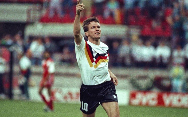 Cựu chân sút sở hữu lối chơi tấn công và phòng ngự toàn diện