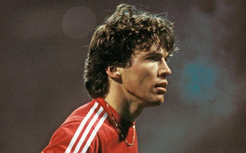 Ông giành danh hiệu Quả bóng vàng châu Âu năm 1991