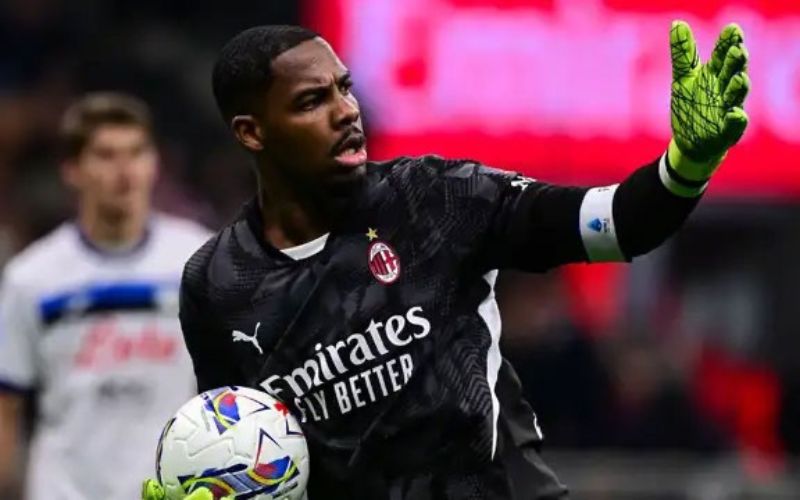 AC Milan chiêu mộ thủ thành này vào năm 2021.