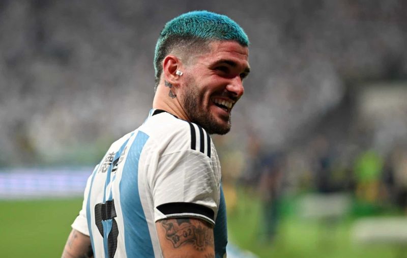 Anh nổi bật với lối chơi bền bỉ, thông minh và tinh thần chiến đấu không ngừng nghỉ