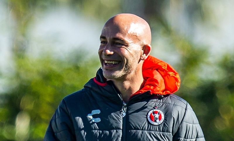 Anh từng thi đấu ấn tượng tại nhiều câu lạc bộ và để lại dấu ấn khó quên trên sân cỏ