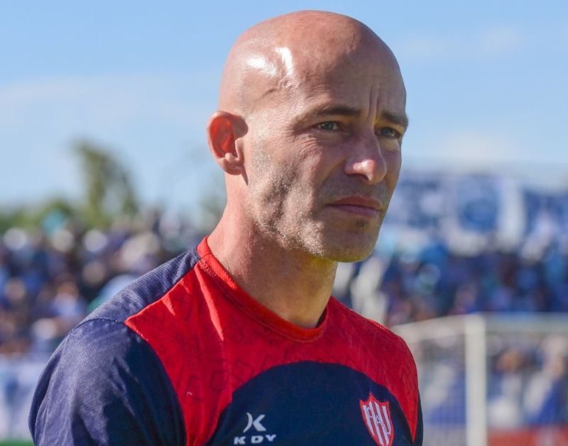 Khả năng đọc trận đấu nhạy bén và các pha cản phá quyết đoán giúp anh trở thành biểu tượng phòng ngự