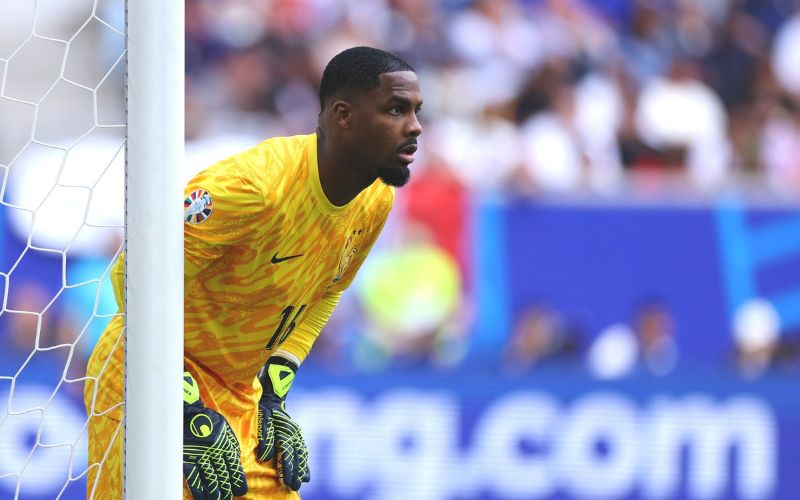 Mike Maignan là biểu tượng của ý chí vươn lên.